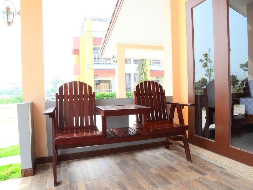 Juntima Boutique Hotel Phetchaburi Extérieur photo