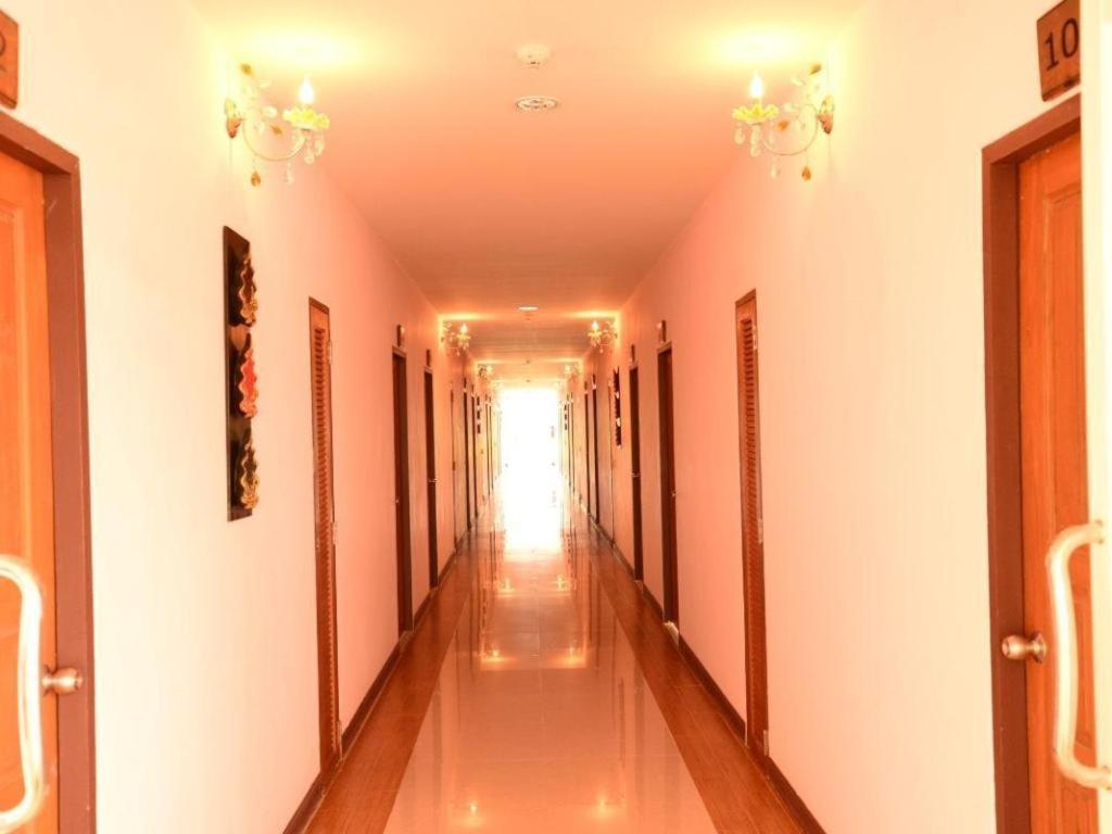 Juntima Boutique Hotel Phetchaburi Extérieur photo