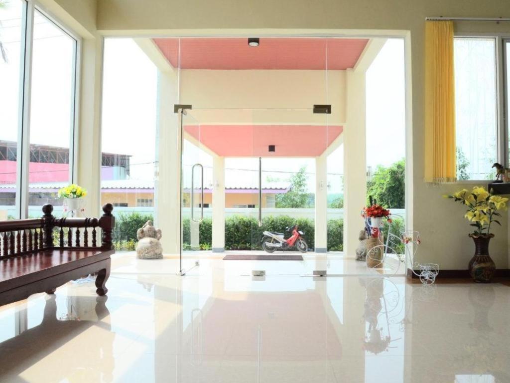Juntima Boutique Hotel Phetchaburi Extérieur photo