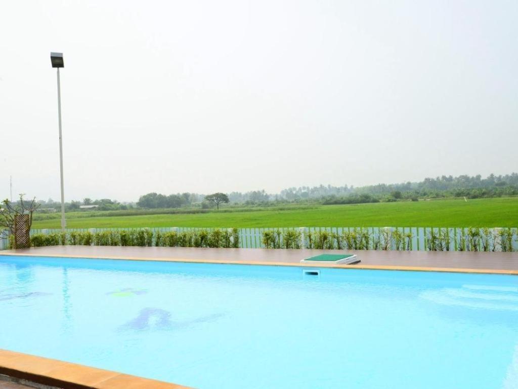 Juntima Boutique Hotel Phetchaburi Extérieur photo