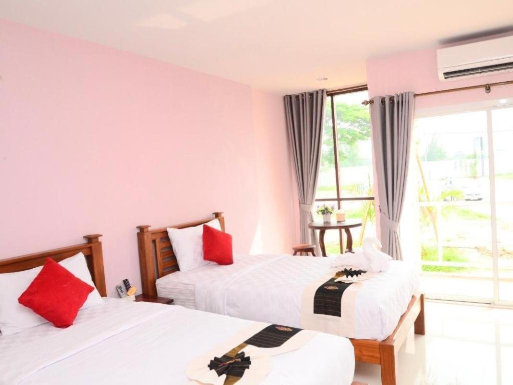 Juntima Boutique Hotel Phetchaburi Extérieur photo