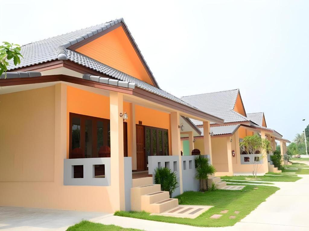 Juntima Boutique Hotel Phetchaburi Extérieur photo