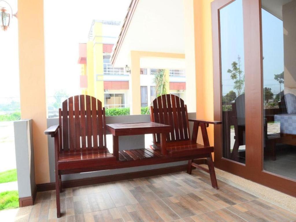 Juntima Boutique Hotel Phetchaburi Extérieur photo