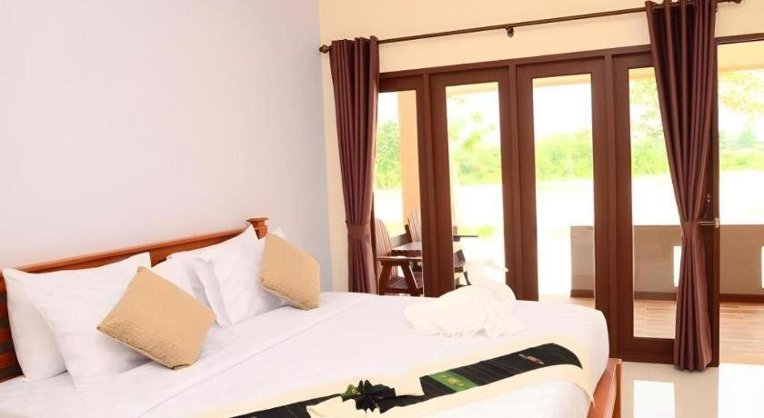 Juntima Boutique Hotel Phetchaburi Extérieur photo