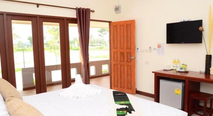 Juntima Boutique Hotel Phetchaburi Extérieur photo