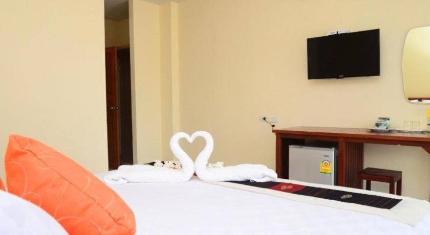 Juntima Boutique Hotel Phetchaburi Extérieur photo