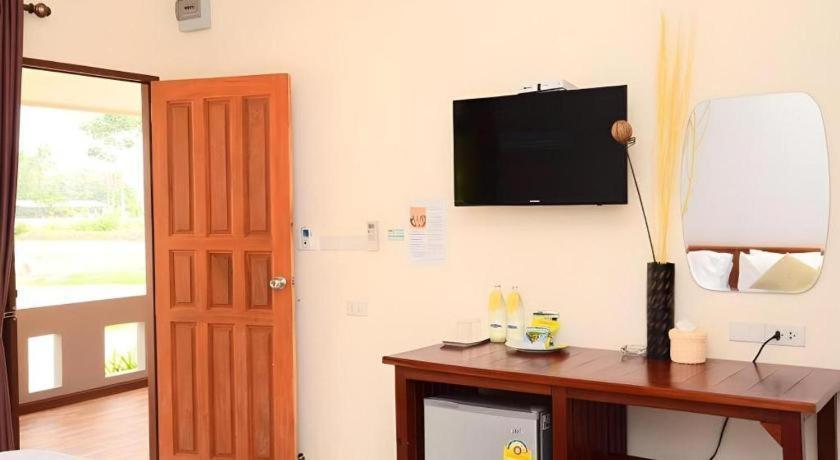 Juntima Boutique Hotel Phetchaburi Extérieur photo