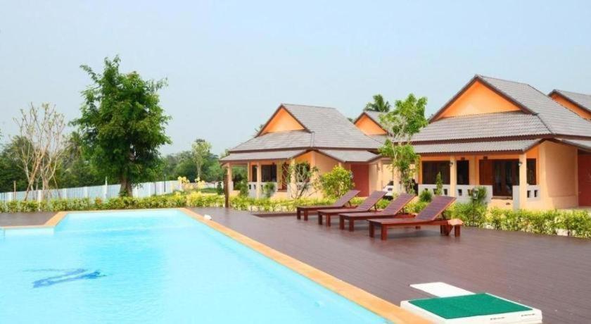 Juntima Boutique Hotel Phetchaburi Extérieur photo