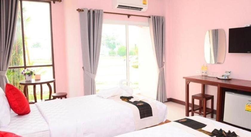 Juntima Boutique Hotel Phetchaburi Extérieur photo