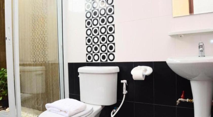 Juntima Boutique Hotel Phetchaburi Extérieur photo