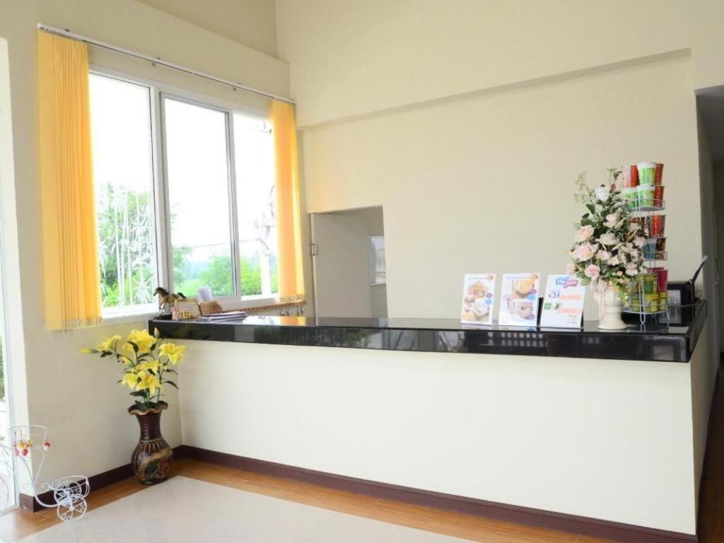 Juntima Boutique Hotel Phetchaburi Extérieur photo