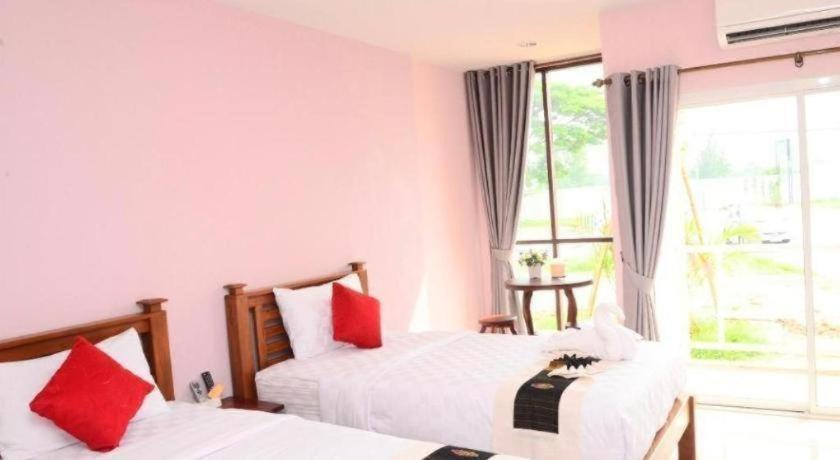 Juntima Boutique Hotel Phetchaburi Extérieur photo