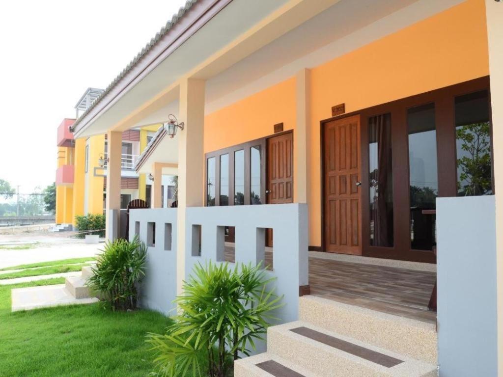 Juntima Boutique Hotel Phetchaburi Extérieur photo